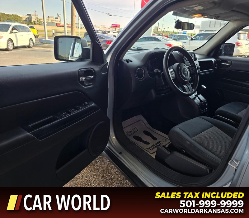 Jeep Patriot Vehicle Full-screen Gallery Image 7