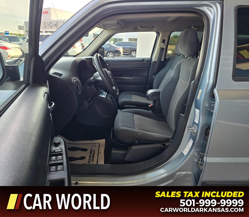 Jeep Patriot Vehicle Full-screen Gallery Image 8