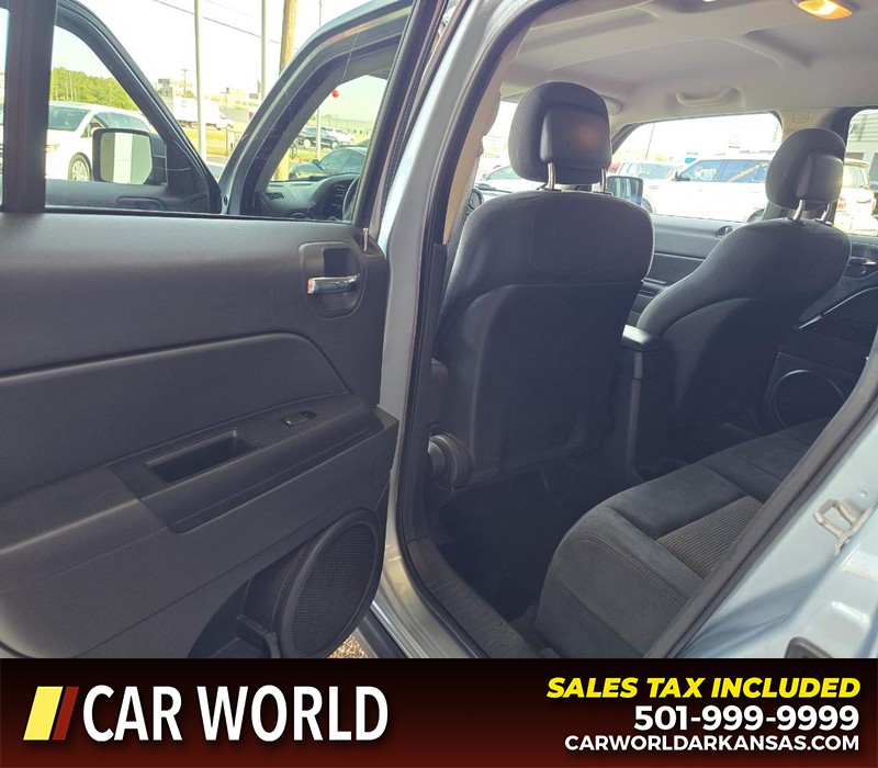 Jeep Patriot Vehicle Full-screen Gallery Image 9