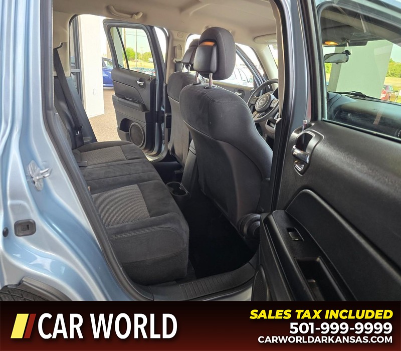 Jeep Patriot Vehicle Full-screen Gallery Image 12