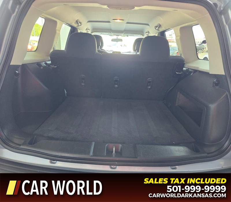Jeep Patriot Vehicle Full-screen Gallery Image 13