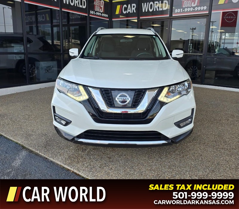 Nissan Rogue Vehicle Full-screen Gallery Image 2