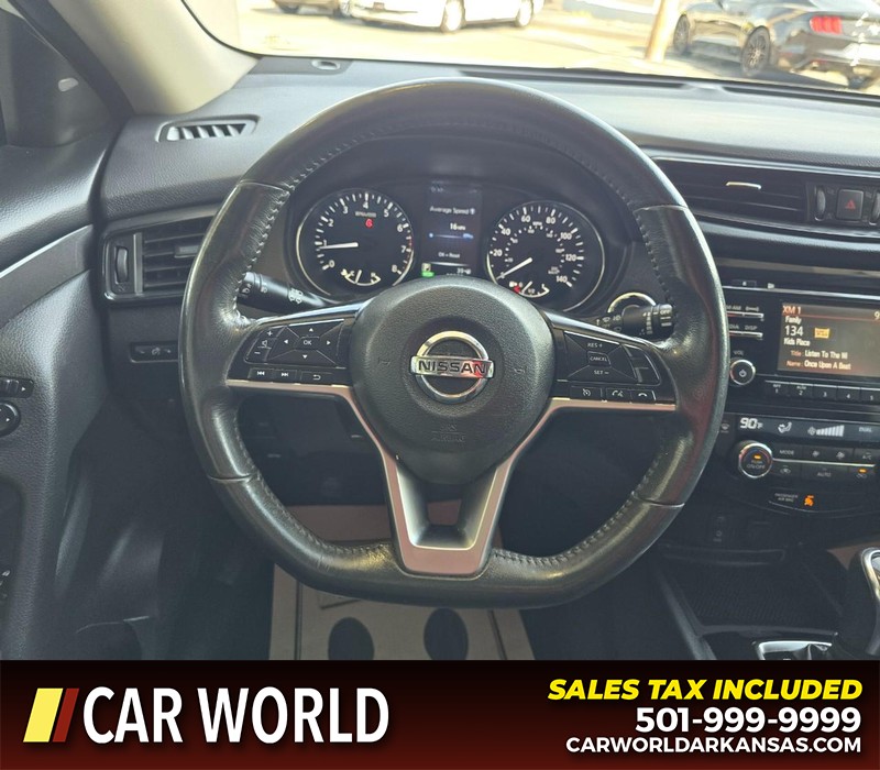 Nissan Rogue Vehicle Full-screen Gallery Image 15