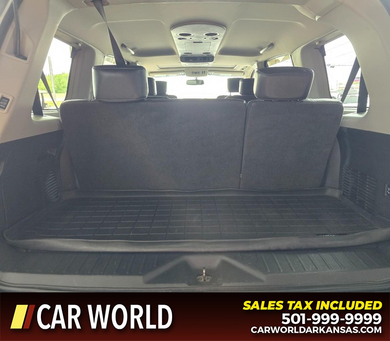 INFINITI QX56 Vehicle Full-screen Gallery Image 17