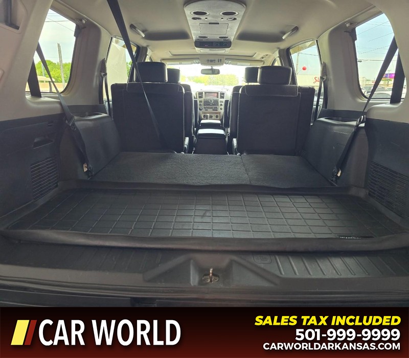 INFINITI QX56 Vehicle Full-screen Gallery Image 18