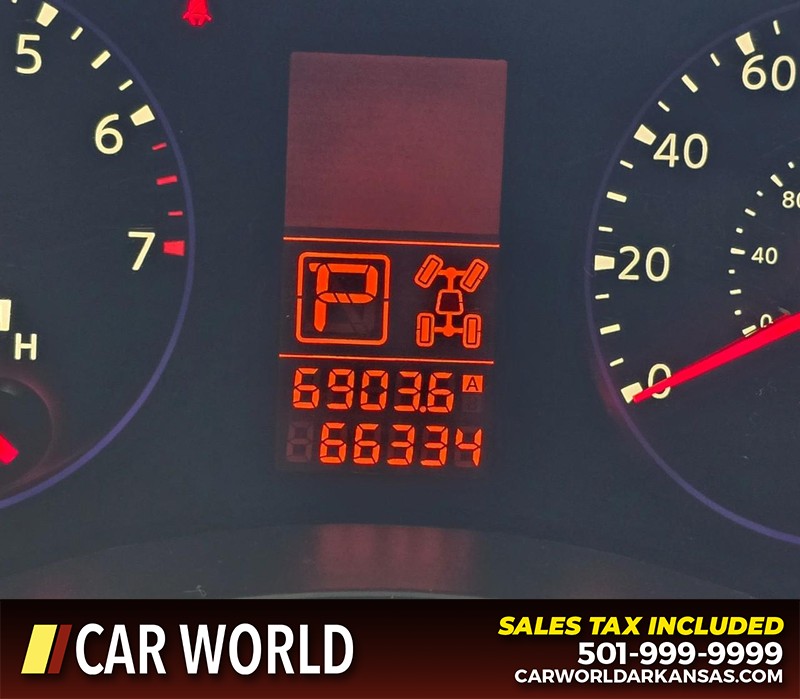 INFINITI QX56 Vehicle Full-screen Gallery Image 21