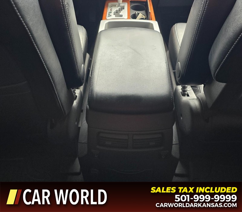 INFINITI QX56 Vehicle Full-screen Gallery Image 27