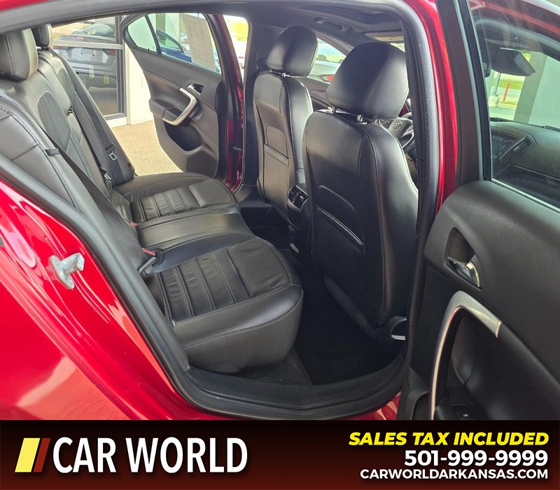 Buick Regal Vehicle Full-screen Gallery Image 12