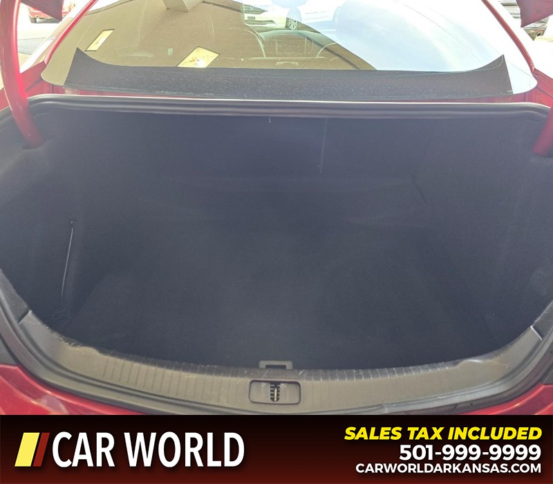 Buick Regal Vehicle Full-screen Gallery Image 13