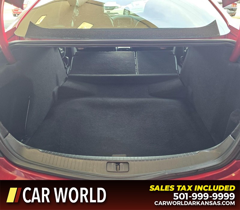 Buick Regal Vehicle Full-screen Gallery Image 14