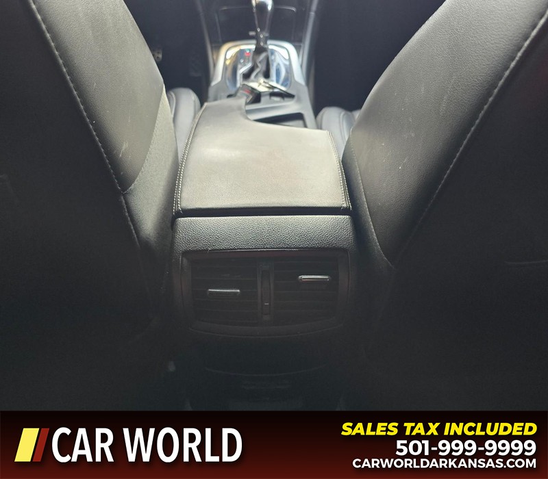 Buick Regal Vehicle Full-screen Gallery Image 19