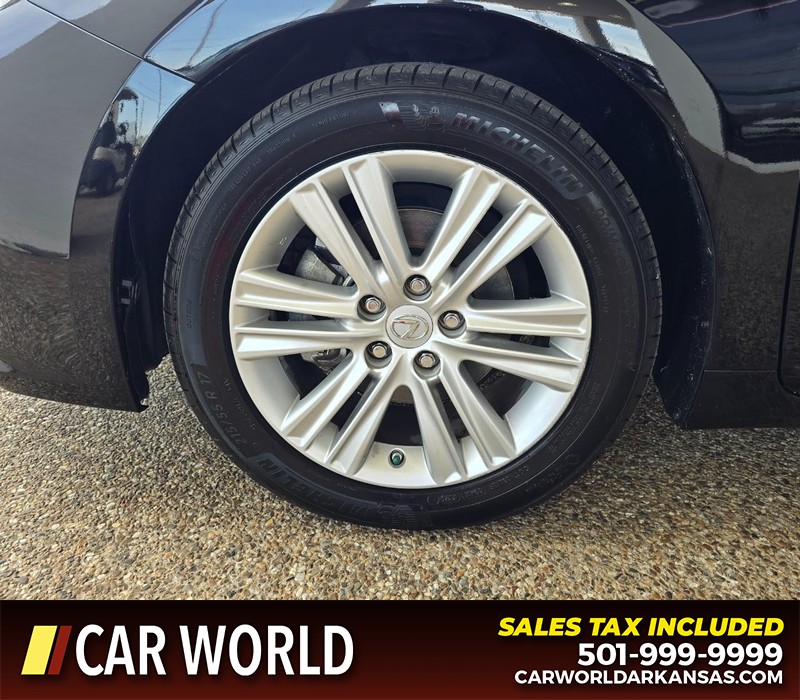 Lexus ES 350 Vehicle Full-screen Gallery Image 6