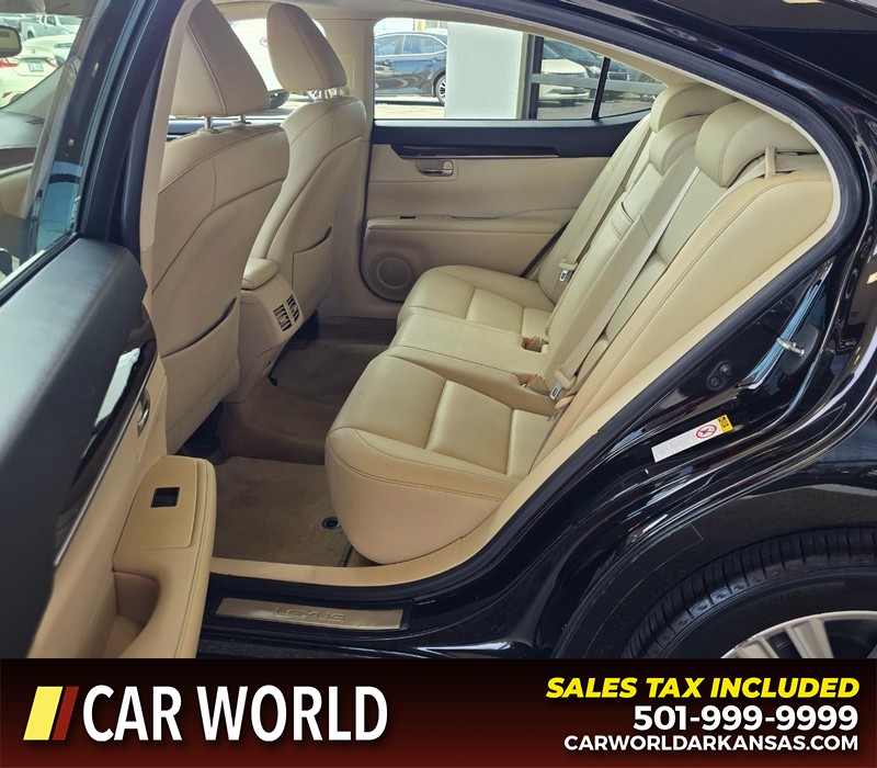 Lexus ES 350 Vehicle Full-screen Gallery Image 10