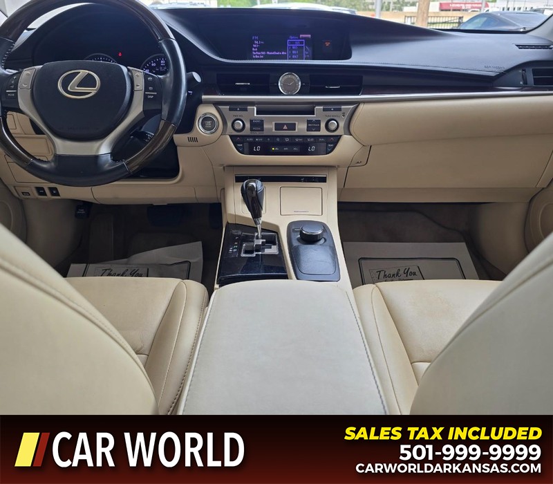 Lexus ES 350 Vehicle Full-screen Gallery Image 18