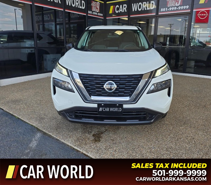 Nissan Rogue Vehicle Full-screen Gallery Image 2