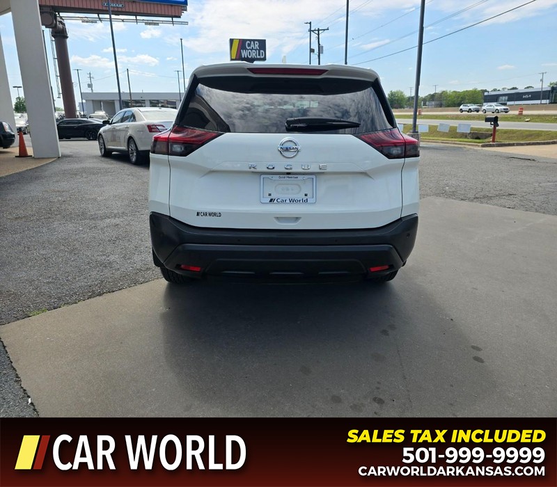 Nissan Rogue Vehicle Full-screen Gallery Image 5