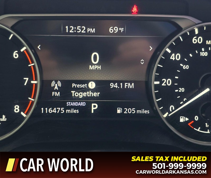 Nissan Rogue Vehicle Full-screen Gallery Image 16