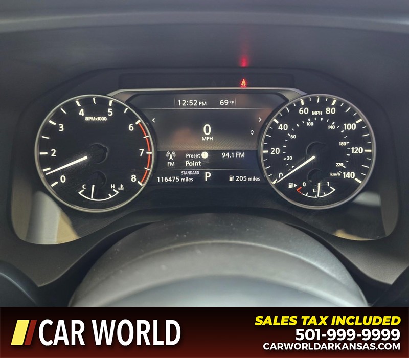 Nissan Rogue Vehicle Full-screen Gallery Image 17