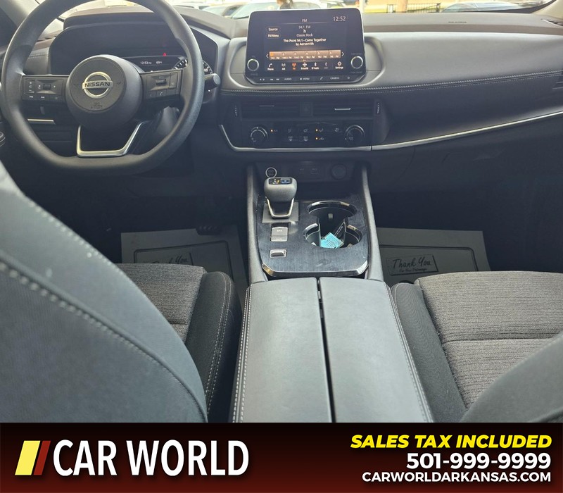 Nissan Rogue Vehicle Full-screen Gallery Image 18