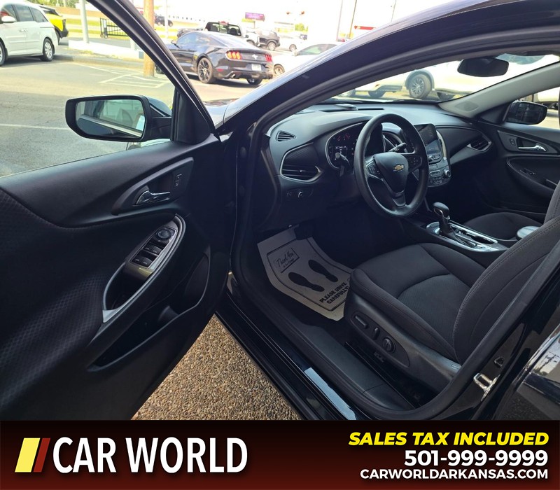 Chevrolet Malibu Vehicle Full-screen Gallery Image 7