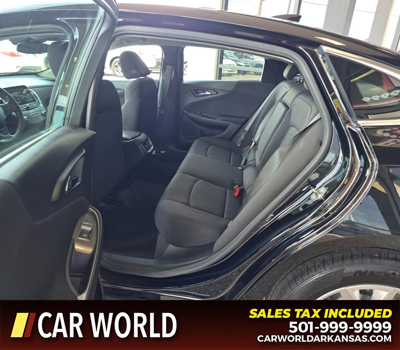 Chevrolet Malibu Vehicle Full-screen Gallery Image 10