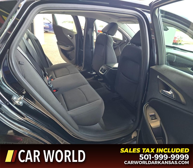 Chevrolet Malibu Vehicle Full-screen Gallery Image 12