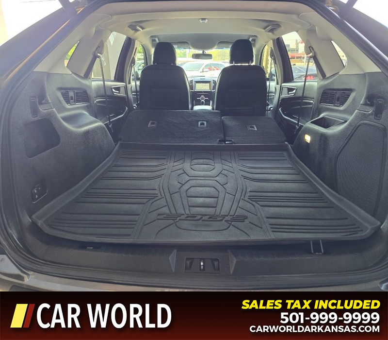 Ford Edge Vehicle Full-screen Gallery Image 15