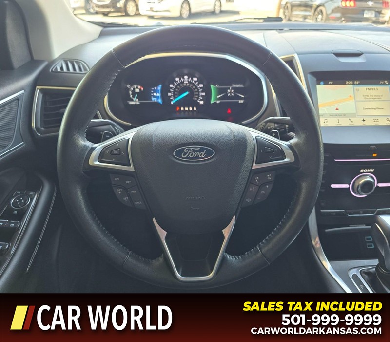 Ford Edge Vehicle Full-screen Gallery Image 16