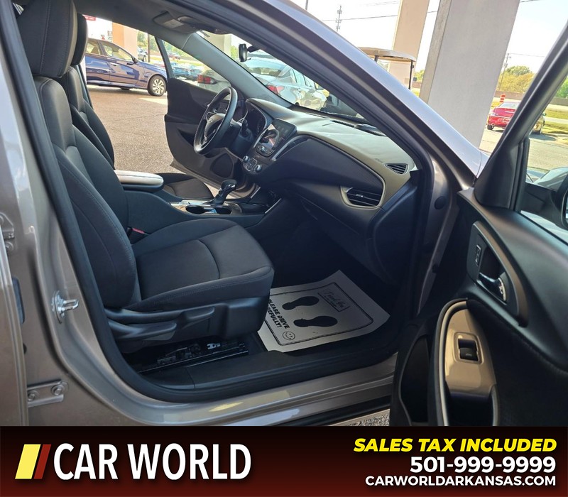 Chevrolet Malibu Vehicle Full-screen Gallery Image 31