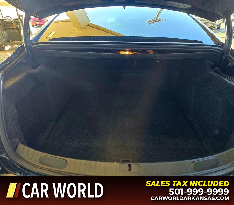 Chevrolet Impala Vehicle Full-screen Gallery Image 14