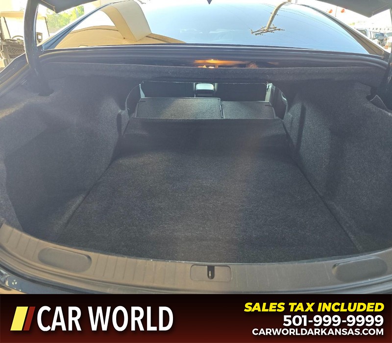 Chevrolet Impala Vehicle Full-screen Gallery Image 15