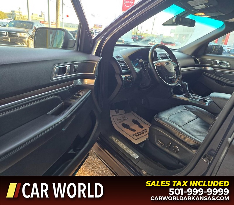 Ford Explorer Vehicle Full-screen Gallery Image 8