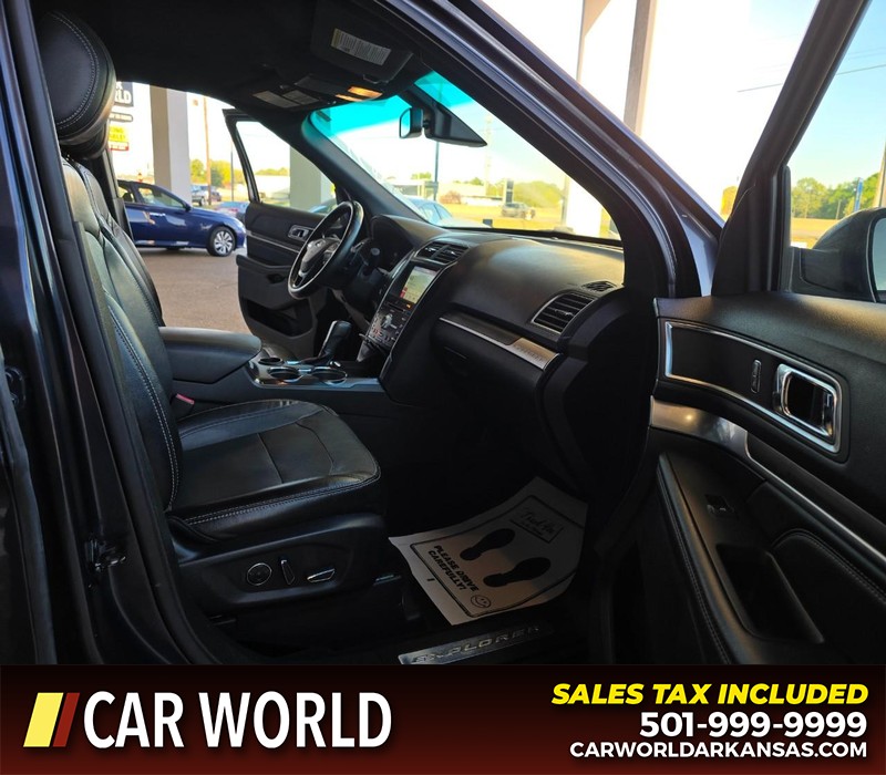 Ford Explorer Vehicle Full-screen Gallery Image 13