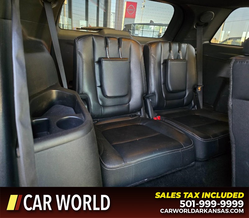 Ford Explorer Vehicle Full-screen Gallery Image 15