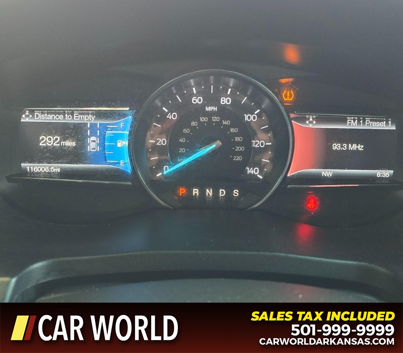 Ford Explorer Vehicle Full-screen Gallery Image 23