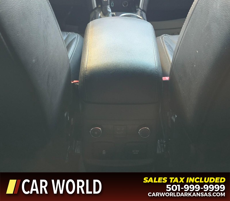 Ford Explorer Vehicle Full-screen Gallery Image 25