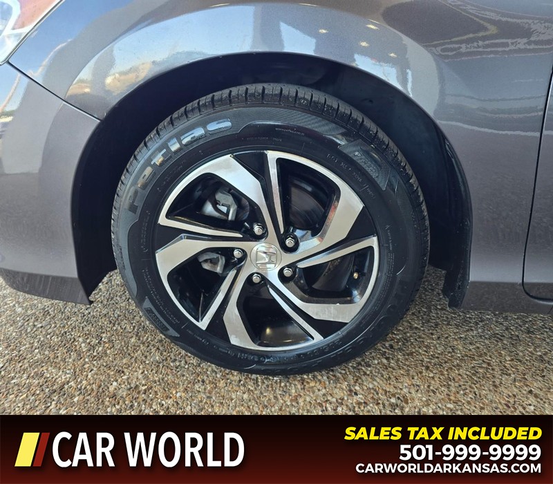 Honda Accord Sedan Vehicle Full-screen Gallery Image 6