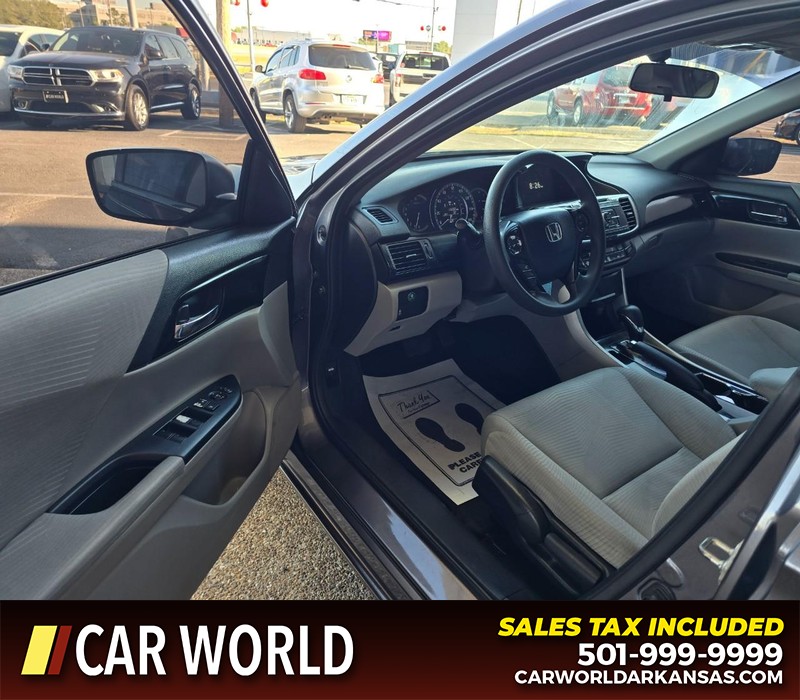 Honda Accord Sedan Vehicle Full-screen Gallery Image 7