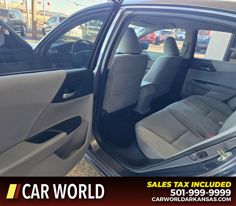 Honda Accord Sedan Vehicle Full-screen Gallery Image 9