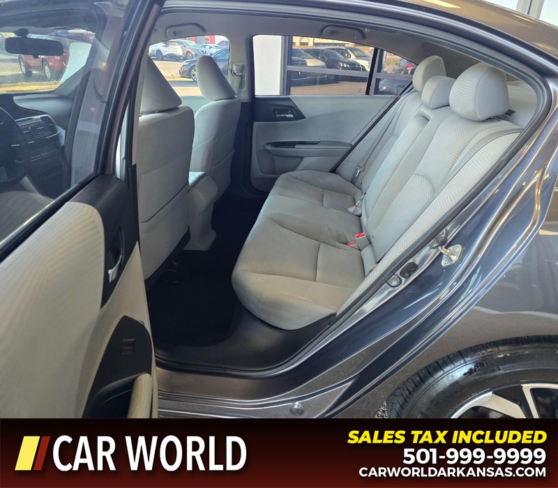 Honda Accord Sedan Vehicle Full-screen Gallery Image 10