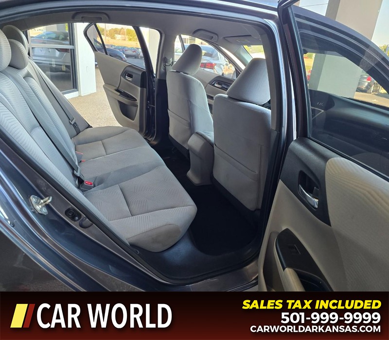 Honda Accord Sedan Vehicle Full-screen Gallery Image 12