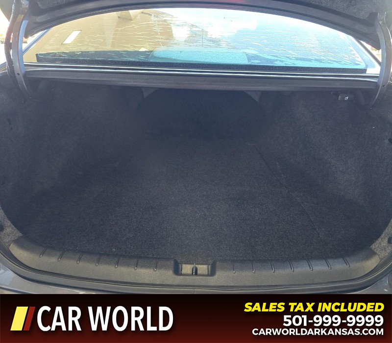 Honda Accord Sedan Vehicle Full-screen Gallery Image 13