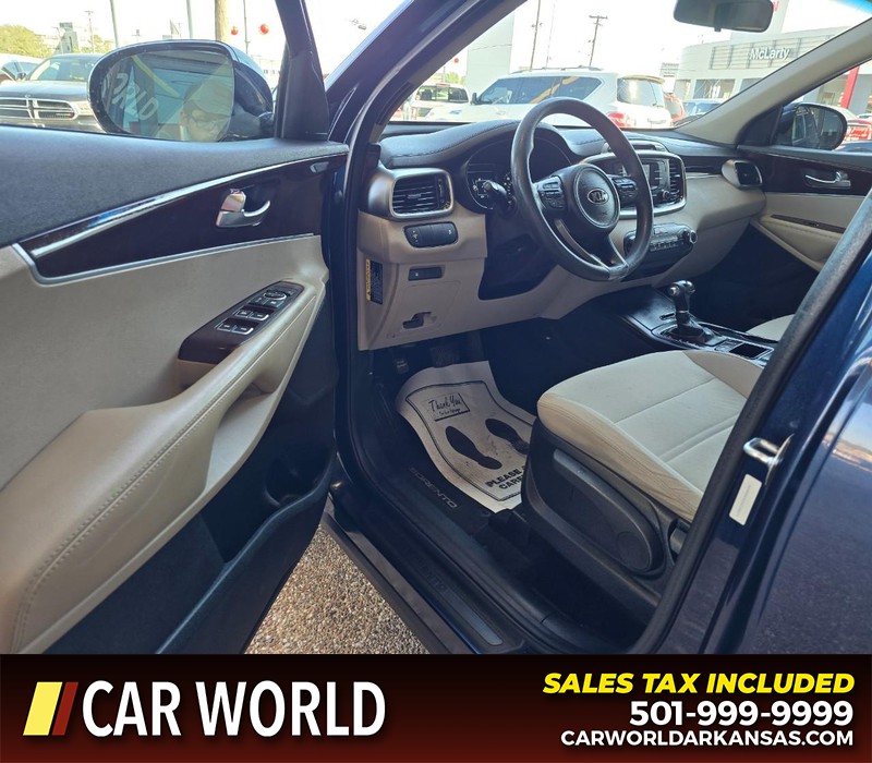 Kia Sorento Vehicle Full-screen Gallery Image 7