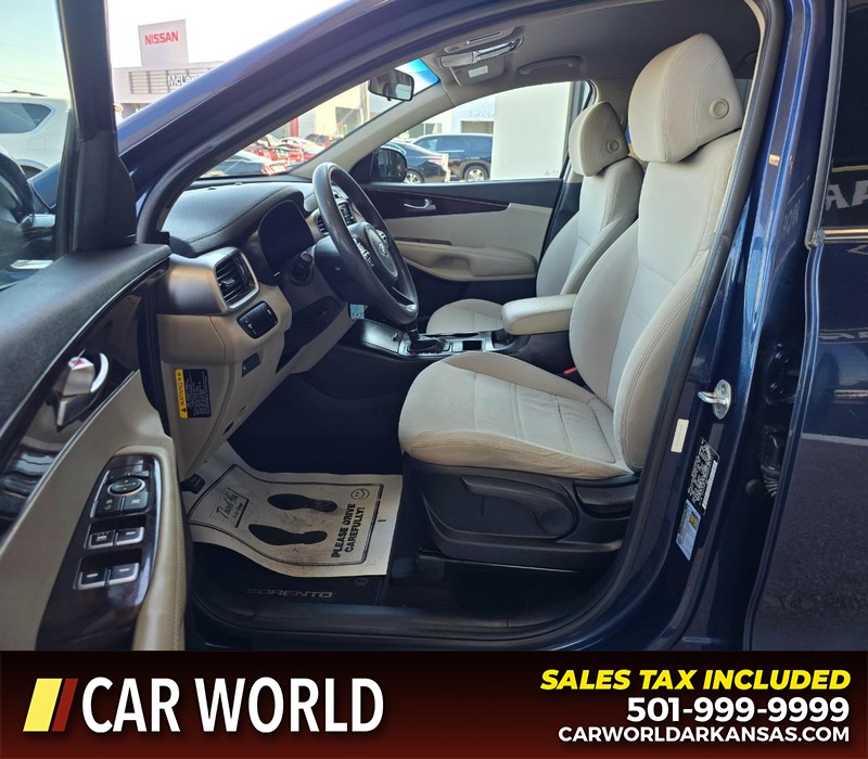 Kia Sorento Vehicle Full-screen Gallery Image 8