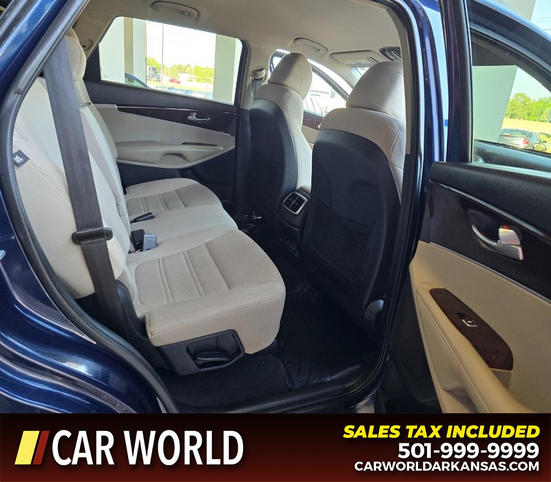 Kia Sorento Vehicle Full-screen Gallery Image 13