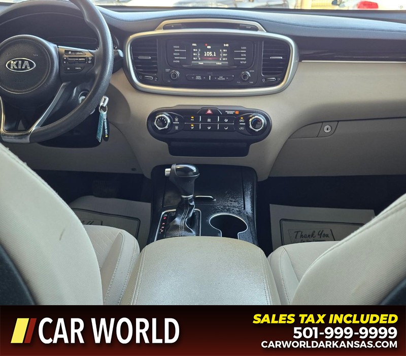 Kia Sorento Vehicle Full-screen Gallery Image 21