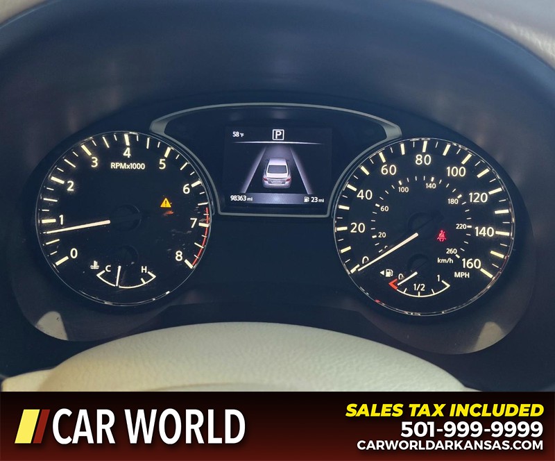 Nissan Altima Vehicle Full-screen Gallery Image 17