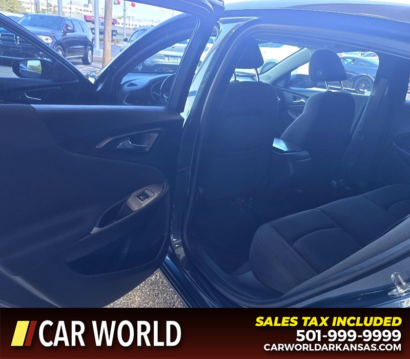 Chevrolet Malibu Vehicle Full-screen Gallery Image 9