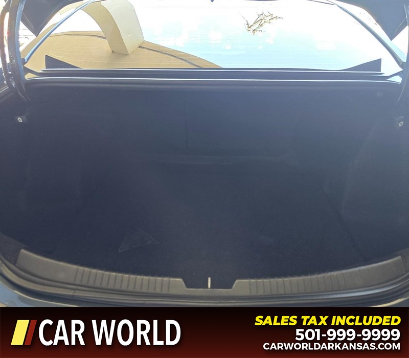 Chevrolet Malibu Vehicle Full-screen Gallery Image 13