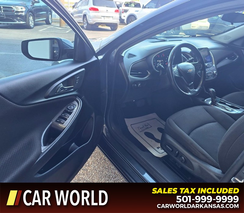 Chevrolet Malibu Vehicle Full-screen Gallery Image 23